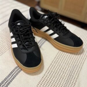 Adidas Womwn Black Sneakers with White Stripes and Gum Sole